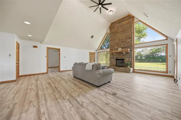 3090 Old Navasota RD, Brenham, TX 77833
