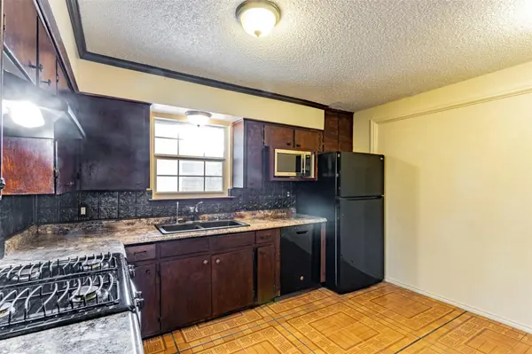 2520 BITTER CREEK DR, Austin, TX 78744