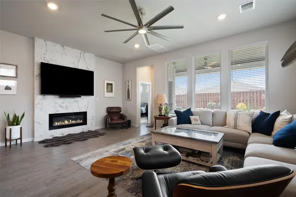 1112 Bluewood BND,  Leander,  TX 78641
