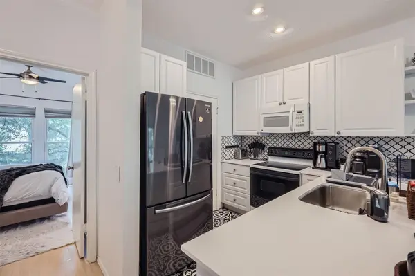 802 S 1st ST #215, Austin, TX 78704