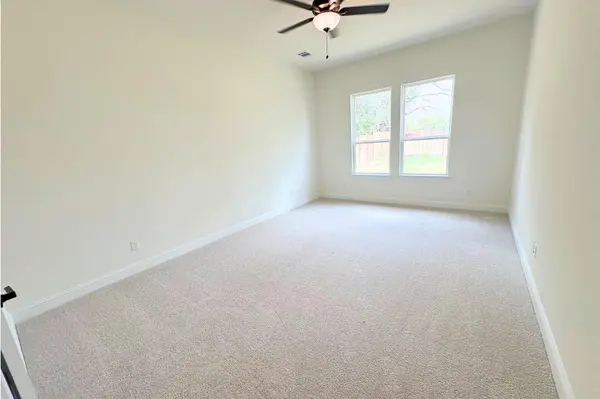 1044 Stonehill DR, Georgetown, TX 78633