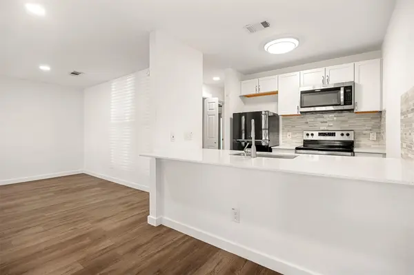 6409 Burns ST #106, Austin, TX 78752