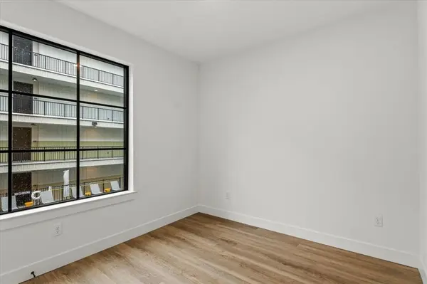 4315 S Congress Ave #214, Austin, TX 78745