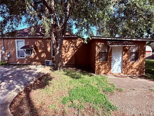711 N Bishop ST, San Marcos, TX 78666