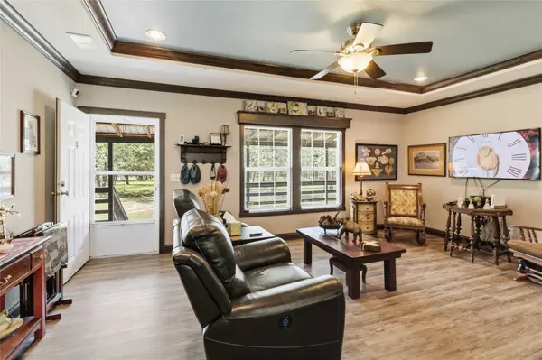 7921 Vista Ranch RD, Smithville, TX 78957