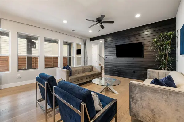 1713 Arcilla ST, Austin, TX 78741