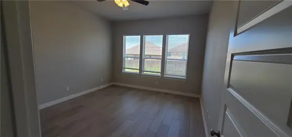 109 Everett CT #B, Jarrell, TX 76537