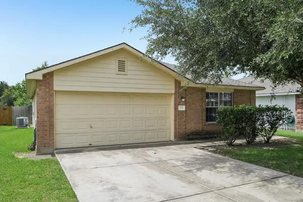 610 Lavaca LOOP, Elgin, TX 78621