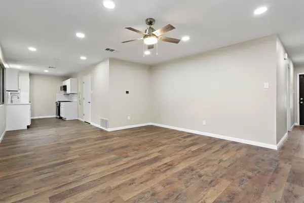 1905 Farnswood DR, Round Rock, TX 78664