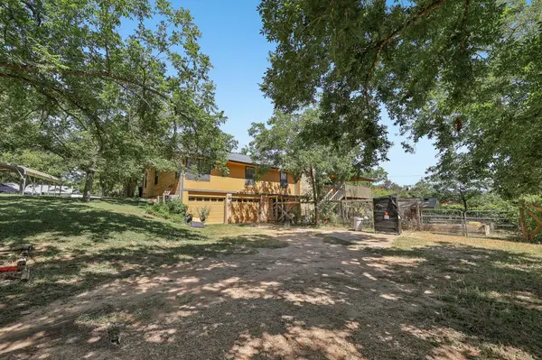 504 Perkins ST, Bastrop, TX 78602