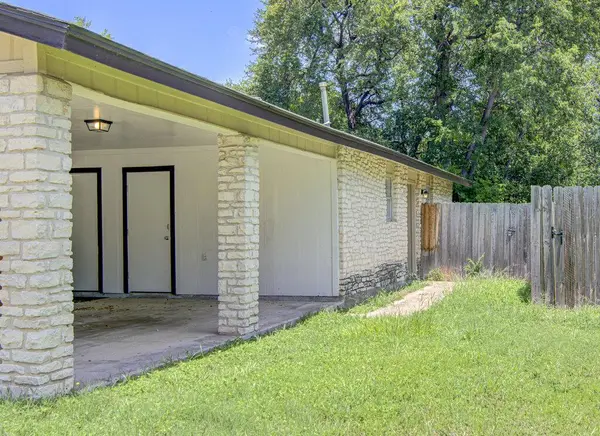 805 Sirocco DR #B, Austin, TX 78745