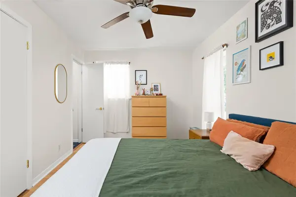 8800 Parkfield DR, Austin, TX 78758