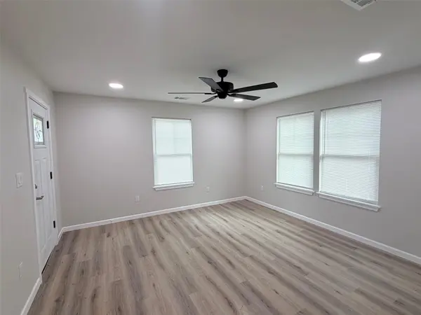 403 Taylor ST, Smithville, TX 78957