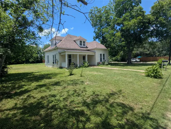 1319 Grace ST, Taylor, TX 76574