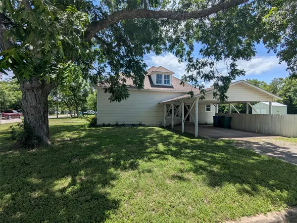 1319 Grace ST, Taylor, TX 76574