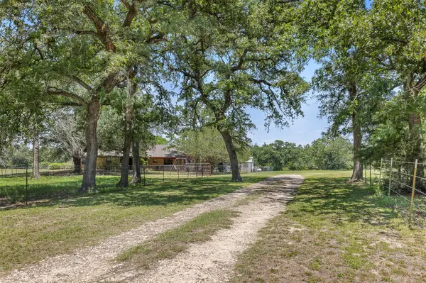 Caldwell, TX 77836