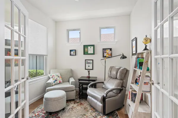 706 Kitty Hawk RD, Georgetown, TX 78633