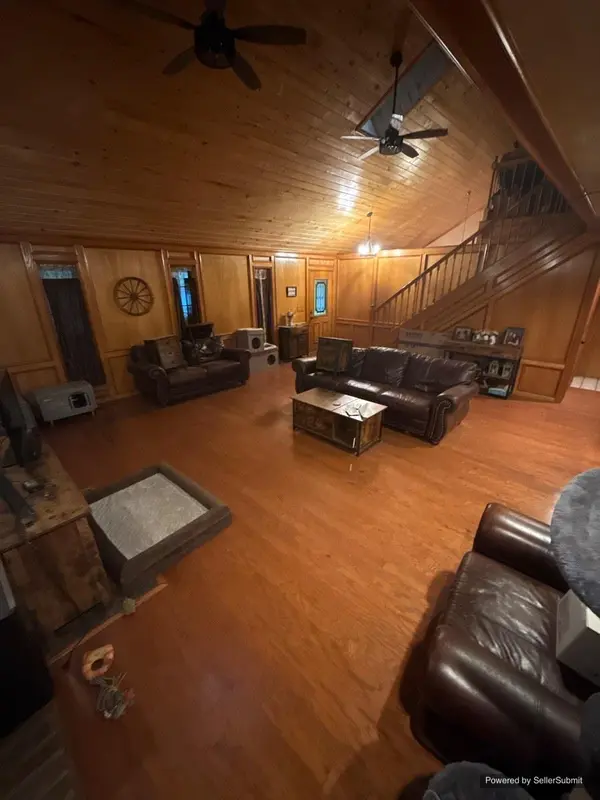 69 County Road 1120 W, Maud, TX 75567