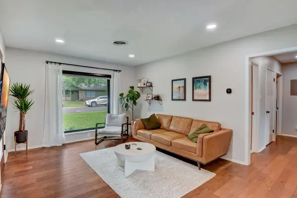 4909 Sylvandale DR, Austin, TX 78745