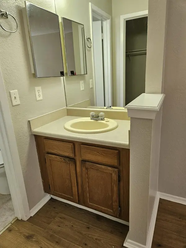 805 Lexington RD #B, Elgin, TX 78621