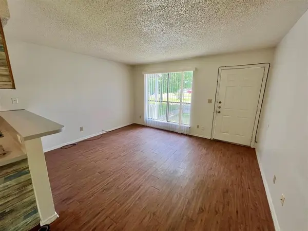 122 Hillside DR #A, Elgin, TX 78621