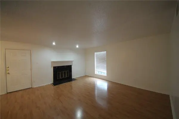 2401 Leon ST #200, Austin, TX 78705