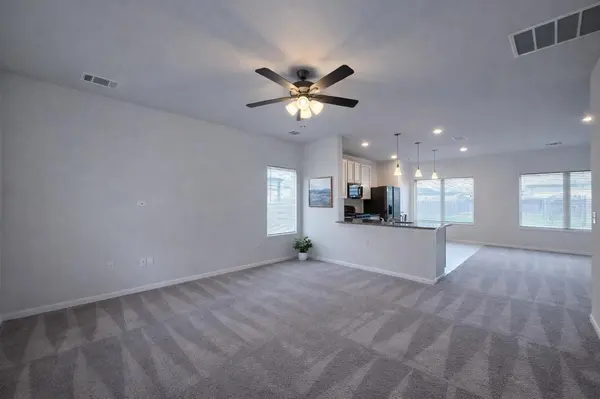 511 Pulitzer DR, Hutto, TX 78634