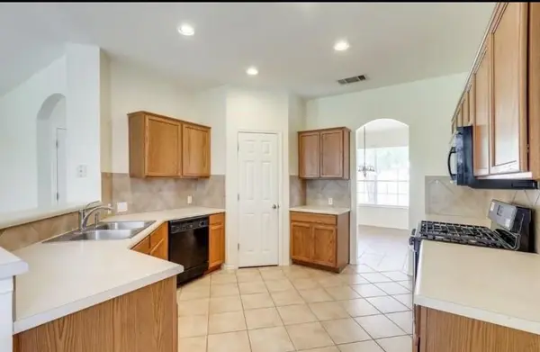 6033 Almelo DR, Round Rock, TX 78681