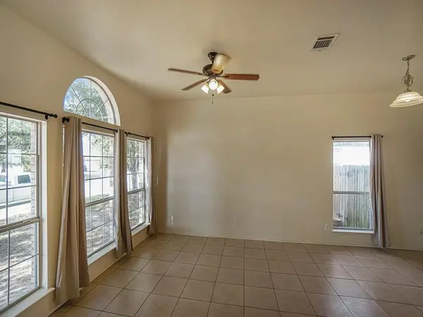 121 Shenandoah TRL, Elgin, TX 78621