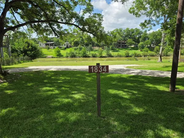 1834 Flite Acres RD, Wimberley, TX 78676