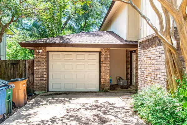 8517 Fathom CIR #B, Austin, TX 78750