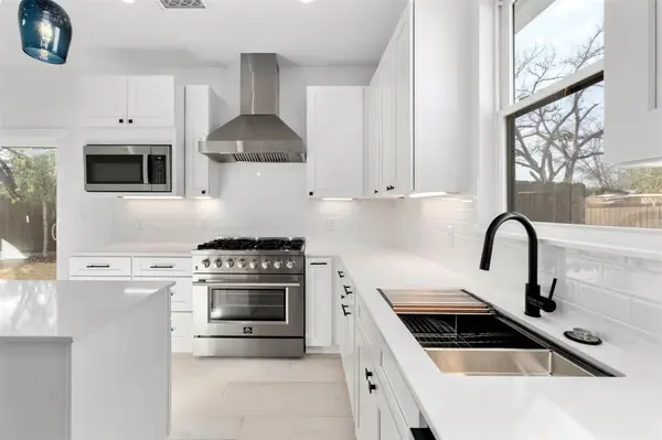 1500 Sylvan Glade #2A, Austin, TX 78745