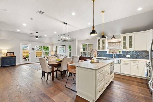 994 Hot Spring VLY, Buda, TX 78610