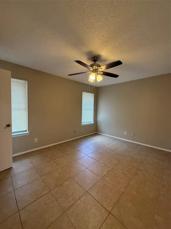12306 Los Indios TRL #A, Austin, TX 78729