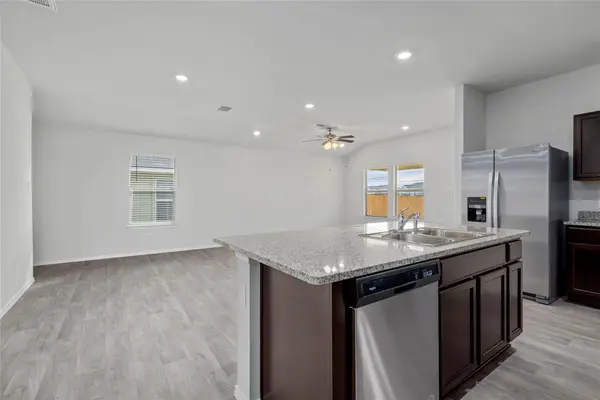 156 McNamara CT, Jarrell, TX 76537