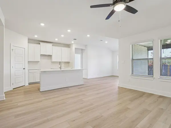 273 Sue Peaks LOOP, Dripping Springs, TX 78620
