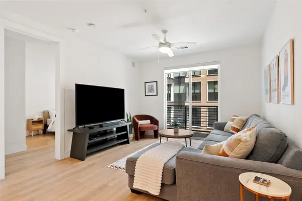 1701 Simond Ave #305, Austin, TX 78723