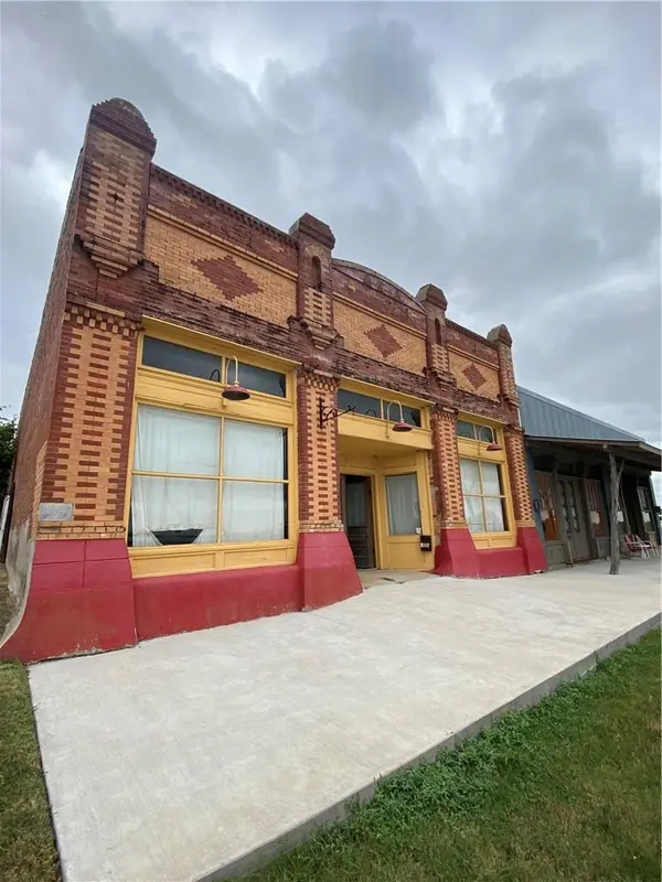 202 N Commerce ST, Coupland, TX 78615