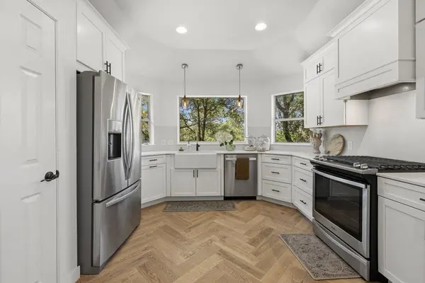 4253 Canyon Glen CIR, Austin, TX 78732