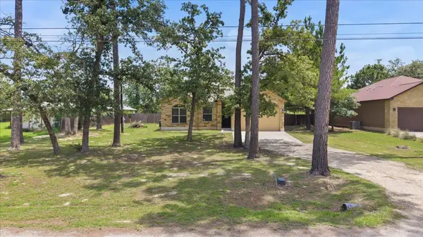 145 Cardinal LOOP, Paige, TX 78659