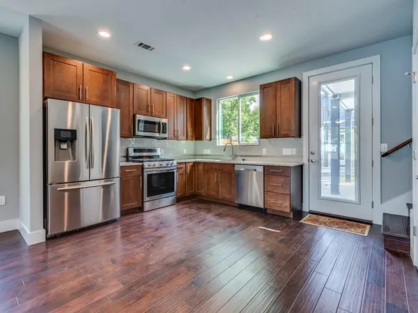 406 Post Road DR #1, Austin, TX 78704
