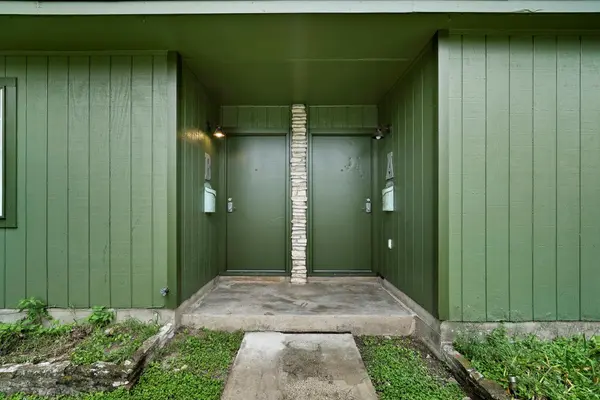 903 Aurora CIR #B, Austin, TX 78757