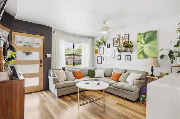 1014 S Meadows DR, Austin, TX 78758