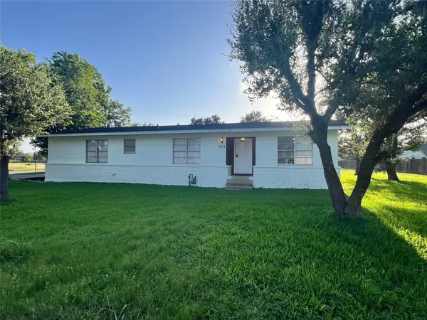 213 S Fm 1660, Hutto, TX 78634