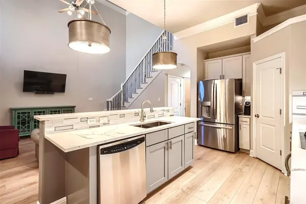 216 Sunrise Ridge CV, Austin, TX 78738