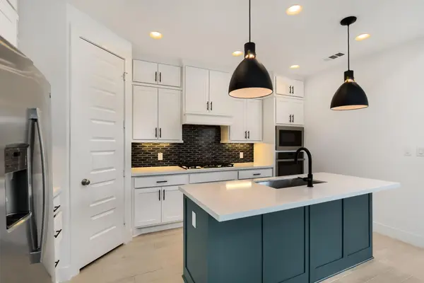 1505 Seeger DR, Pflugerville, TX 78660