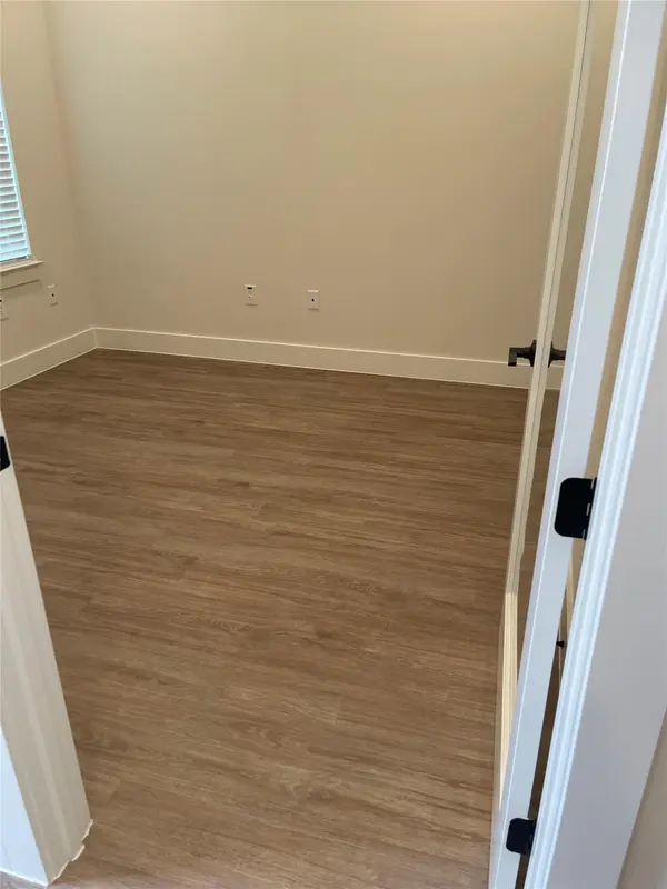 Mayfiled office park 3835 CR 175 #610, Leander, TX 78641