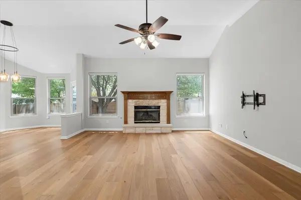 5301 Deerwood LN, Austin, TX 78730