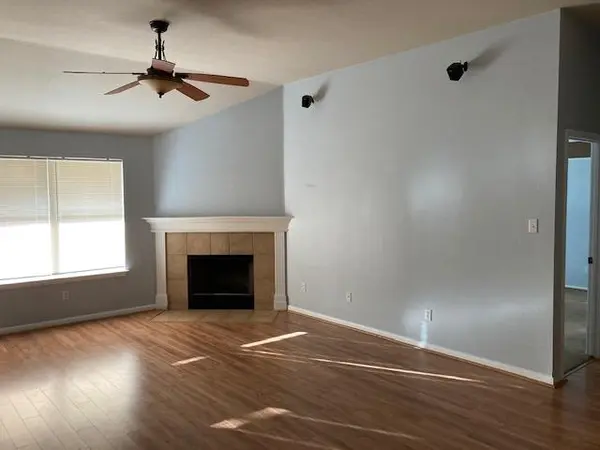 220 Gainer DR, Hutto, TX 78634