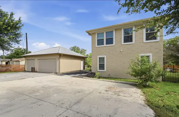 330 Howard LN, Buda, TX 78610